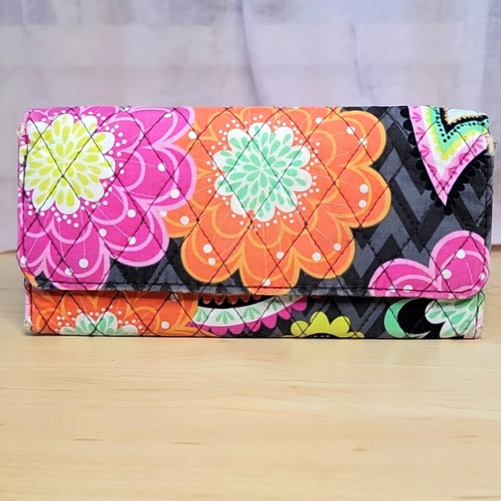 Vera Bradley Trifold Wallet *RETIRED PATTERN* Ziggy Zinnia